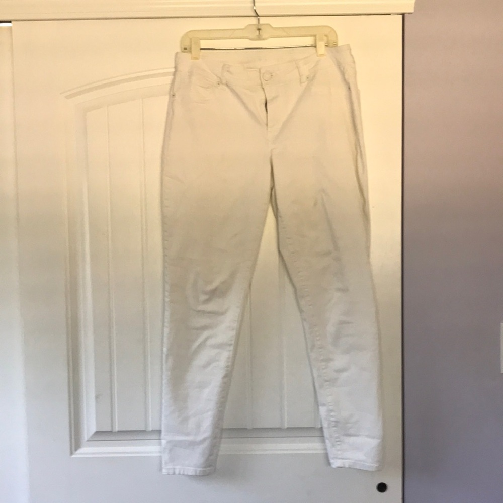 White jeans Maurice’s